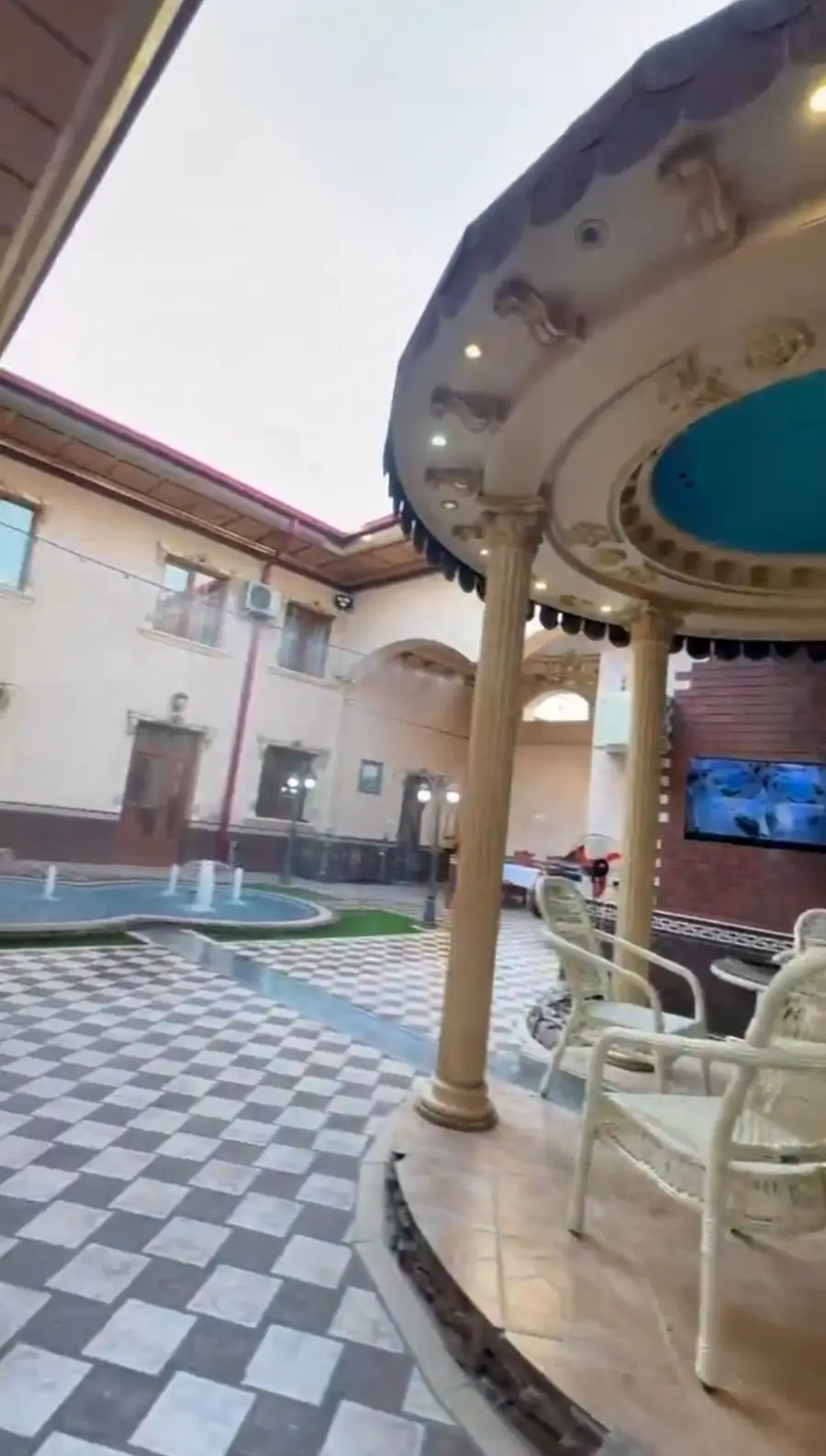 3 qavatli uy − 238 m², 5 sot. 