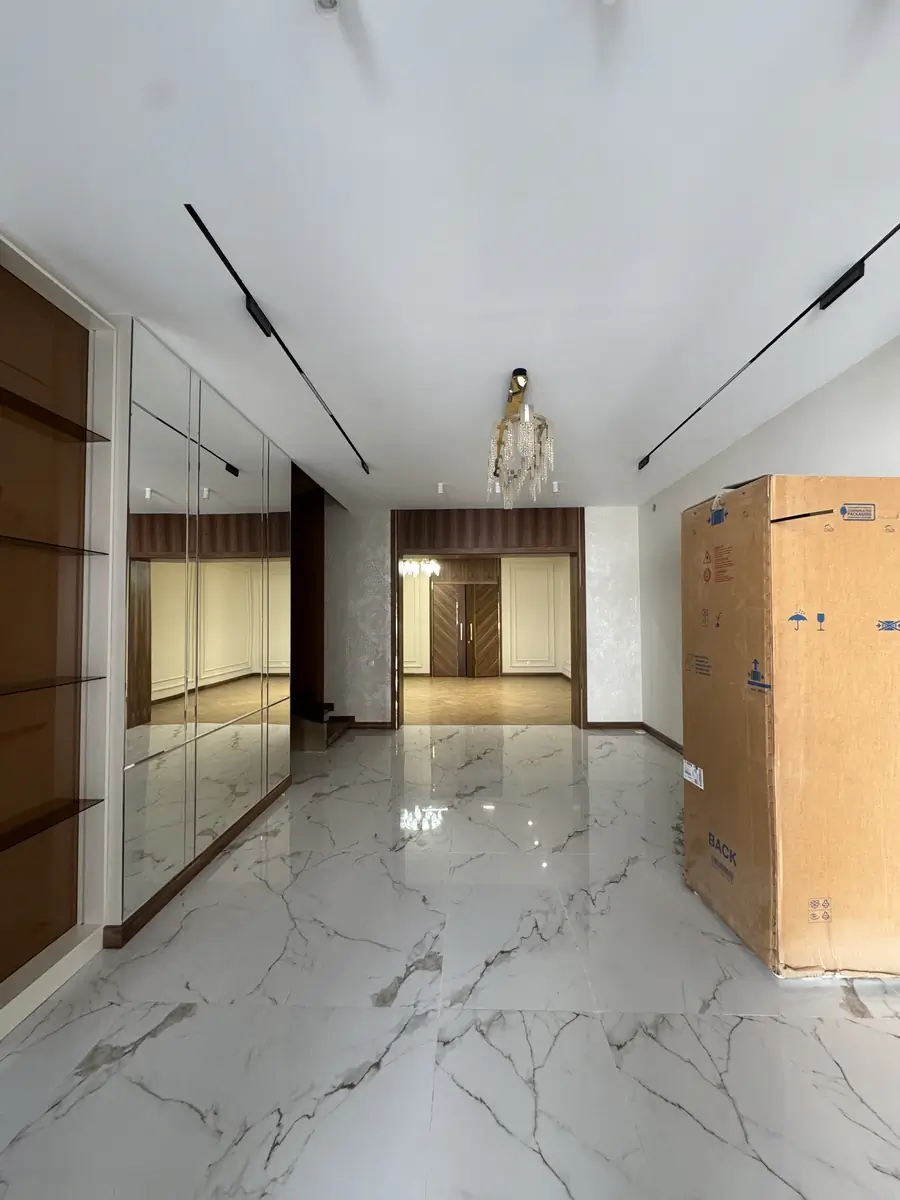 2 qavatli uy − 250 m², 2 sot.