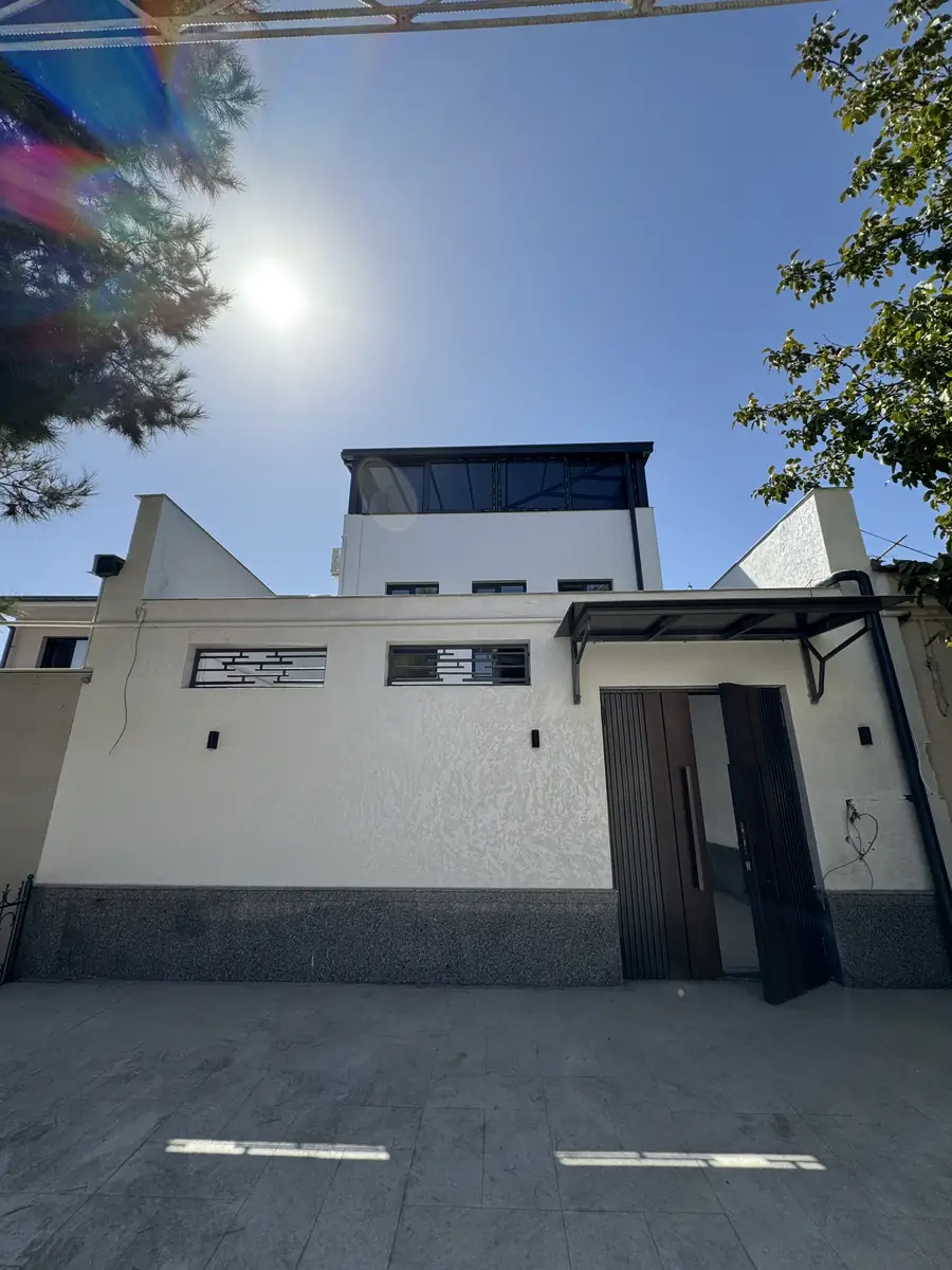 2 qavatli uy − 250 m², 2 sot.