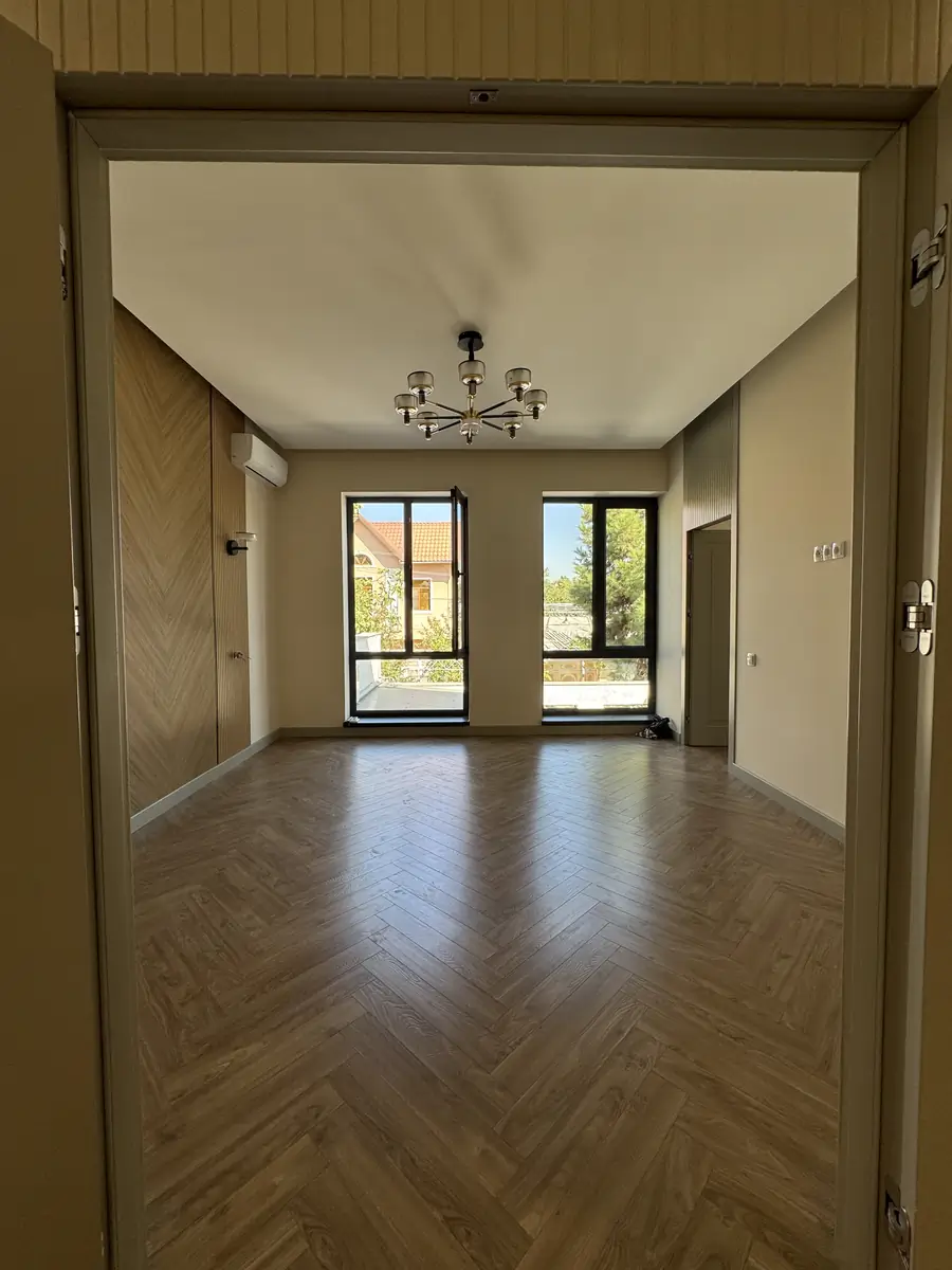 Ijaraga 2 qavatli uy − 250 m²