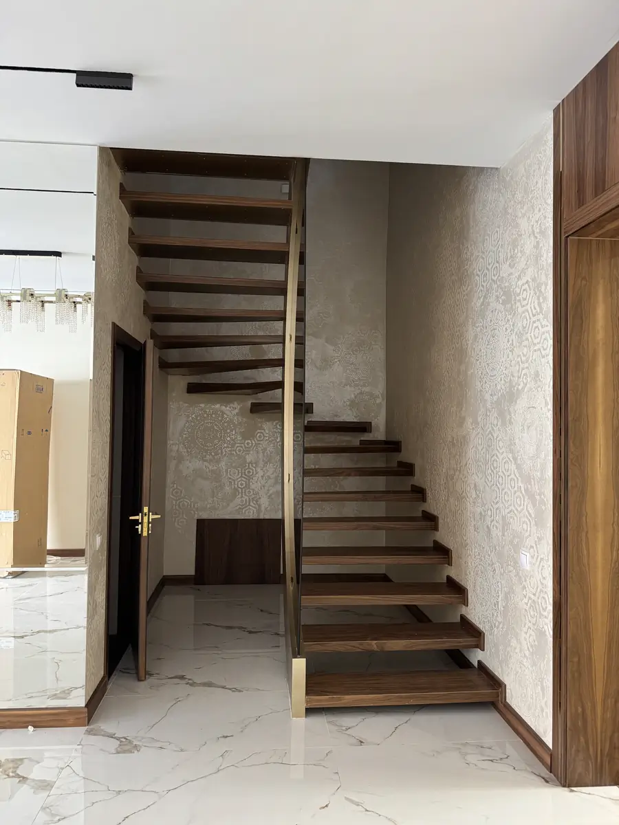 Ijaraga 2 qavatli uy − 250 m²