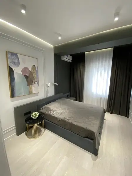 2-комнатная квартира − 53 м², 1/8 этаж