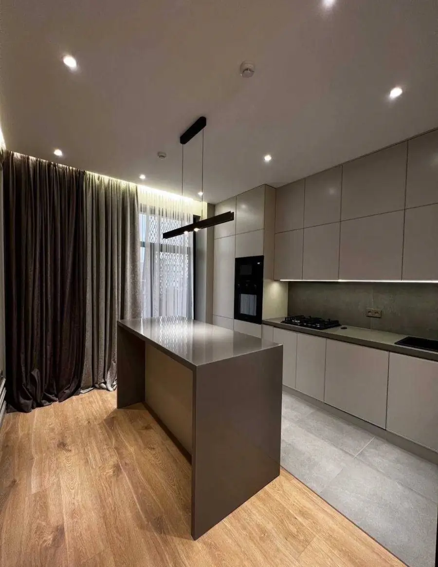 3 xonali kvartira − 105 m², 7/14 qavat