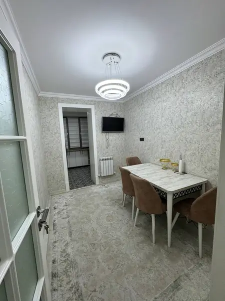 3-комнатная квартира − 90 м², 4/4 этаж