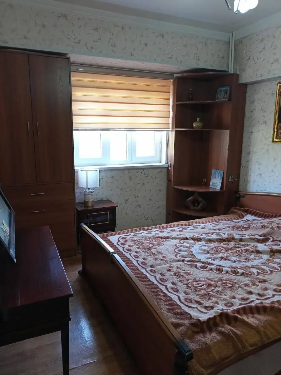 Более 5 xonali kvartira sotiladi − 116 m²