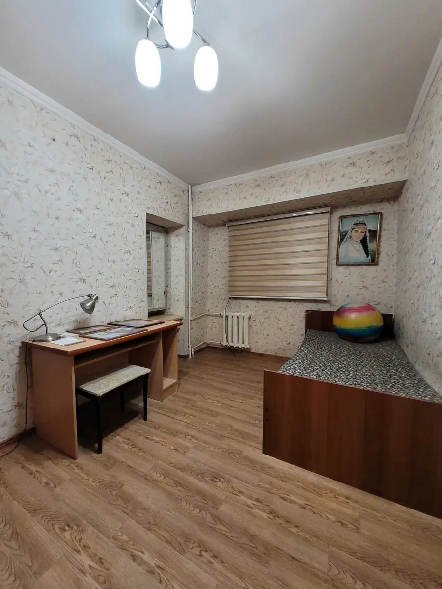 Более 5 xonali kvartira sotiladi − 116 m²