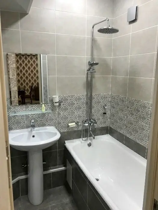 2 xonali kvartira sotiladi − 55 m²