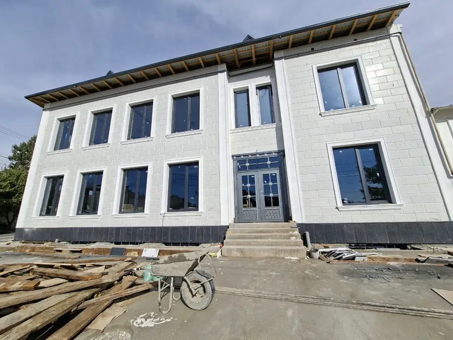 Ofis sotiladi − 650 m²