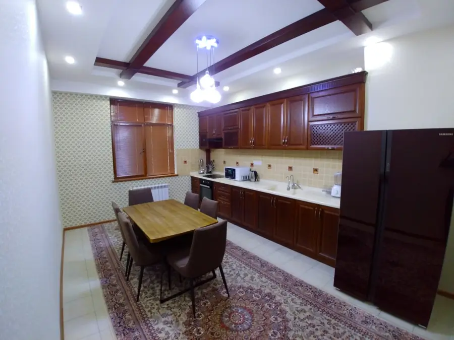 Ijaraga 2 xonali kvartira − 104 m²