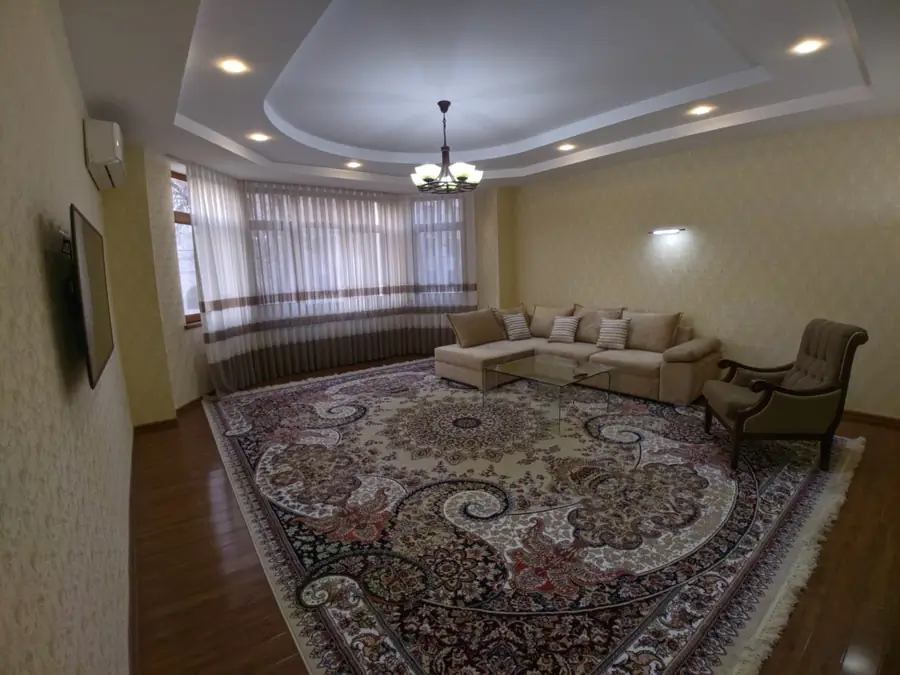 Ijaraga 2 xonali kvartira − 104 m²