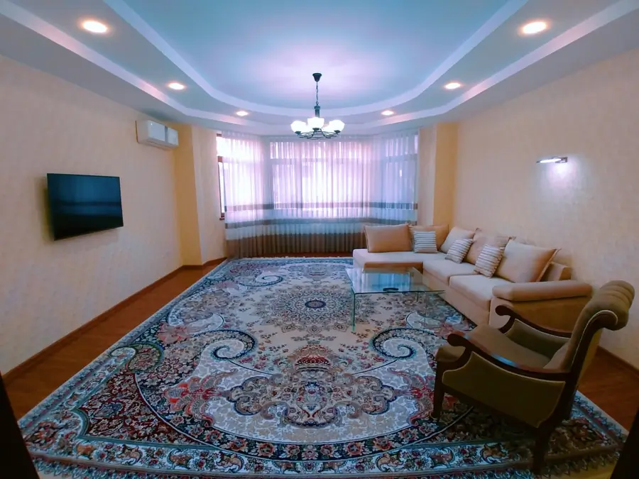 Ijaraga 2 xonali kvartira − 104 m²