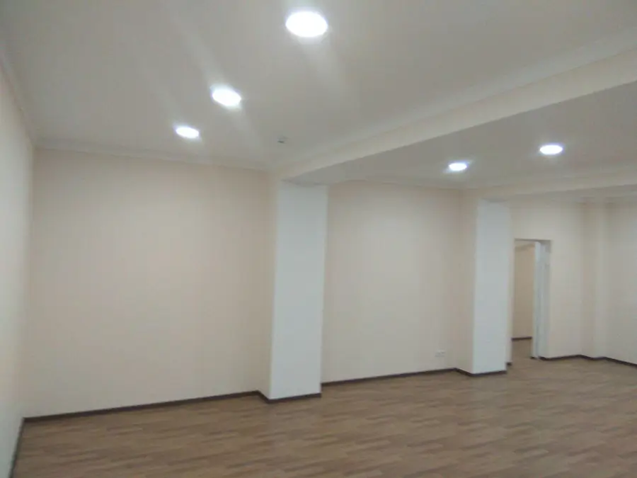 Ijaraga ofis − 145 m²