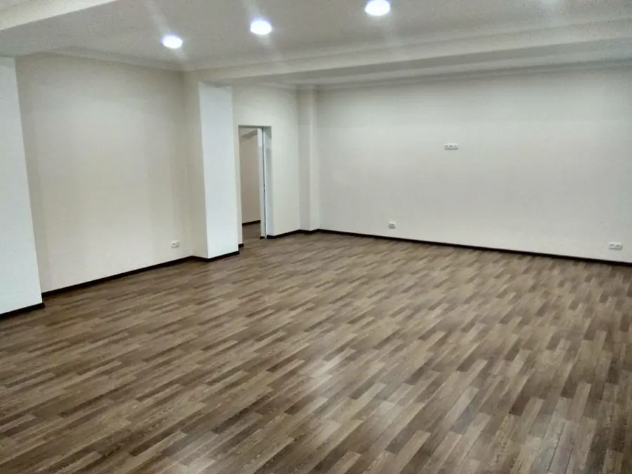 Ijaraga ofis − 145 m²