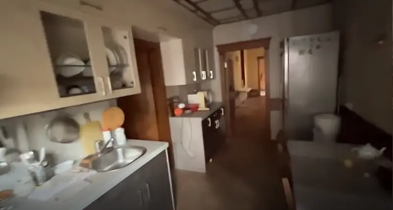 2 qavatli uy − 730 m², 6.1 sot. 