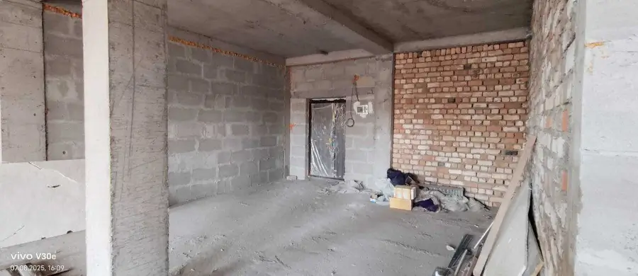 3 xonali kvartira sotiladi − 159 m²