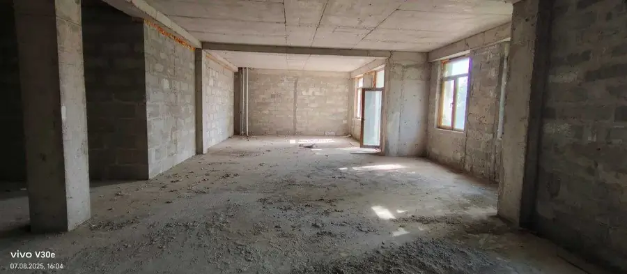 3 xonali kvartira sotiladi − 149 m²