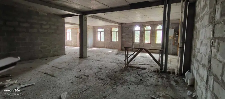 3 xonali kvartira sotiladi − 149 m²