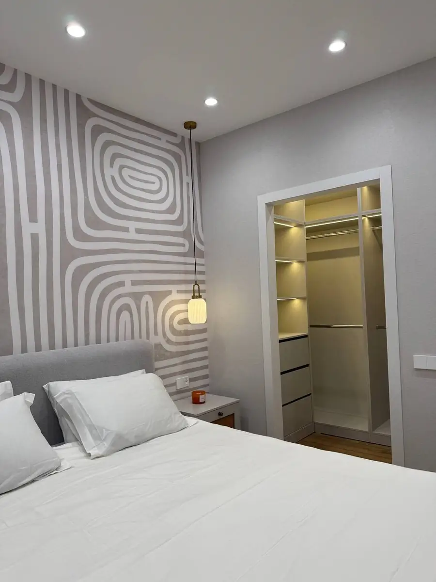 Продается 2-комнатная квартира − 42 м²