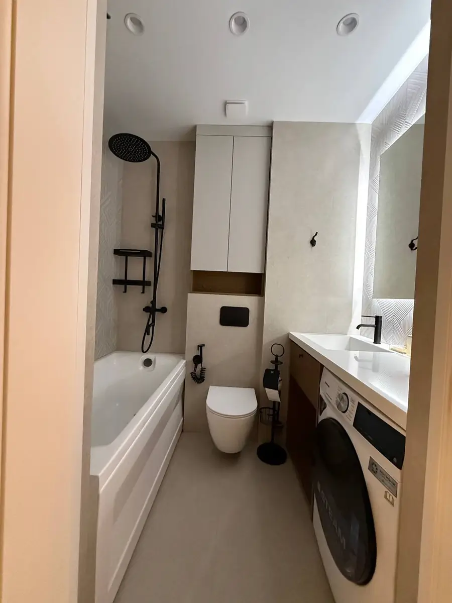 Продается 2-комнатная квартира − 42 м²