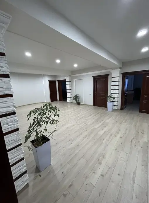 Ofis sotiladi − 335 m²