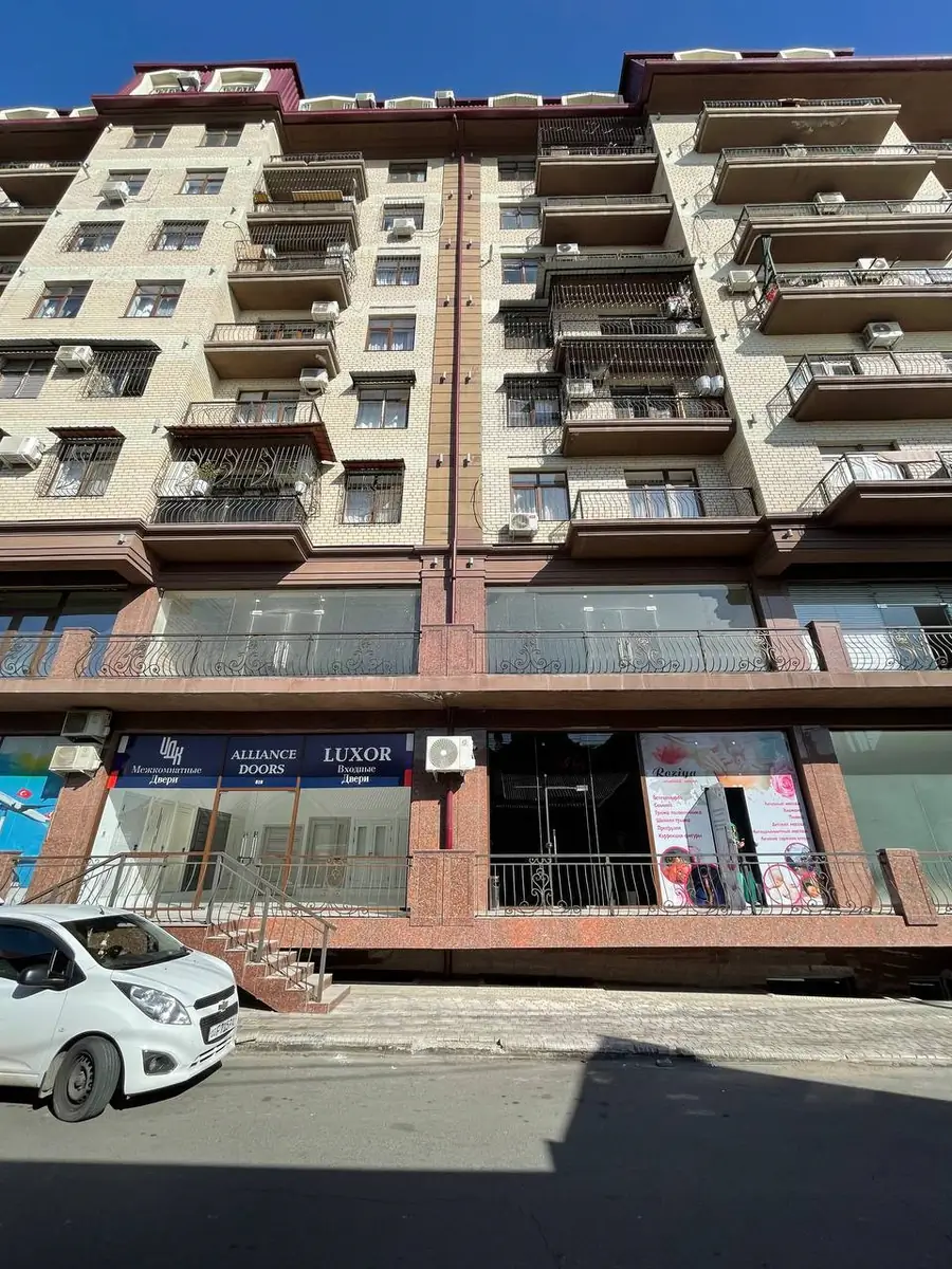 Ofis sotiladi − 156 m²