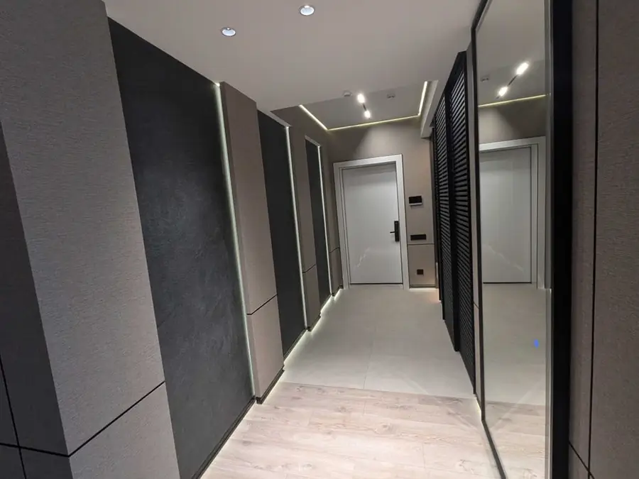 Сдается 3-комнатная квартира − 105 м²