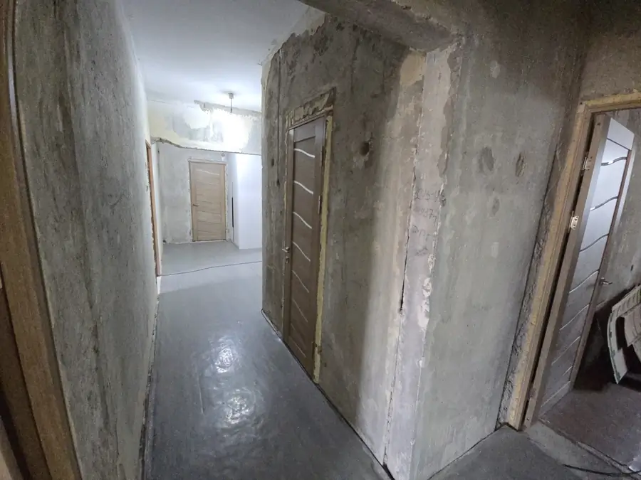 4 xonali kvartira sotiladi − 106.8 m²