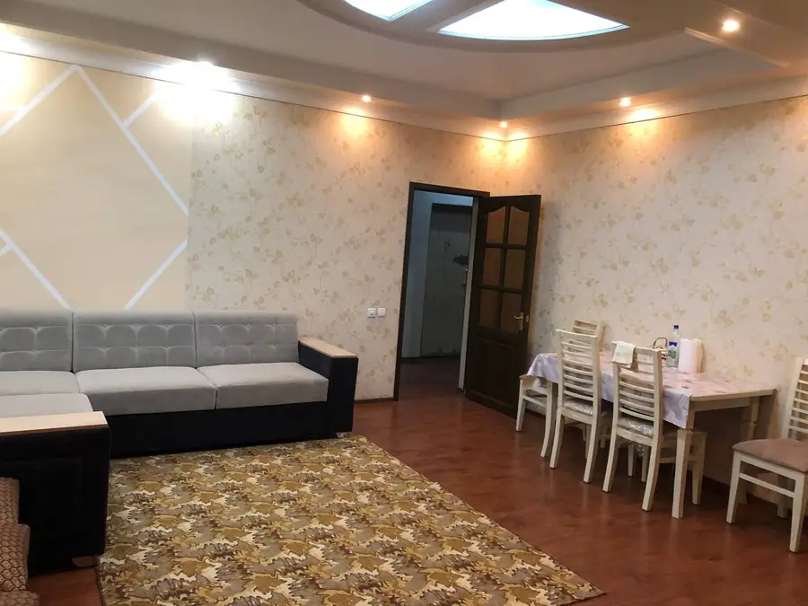 Сдается 3-комнатная квартира − 72 м²