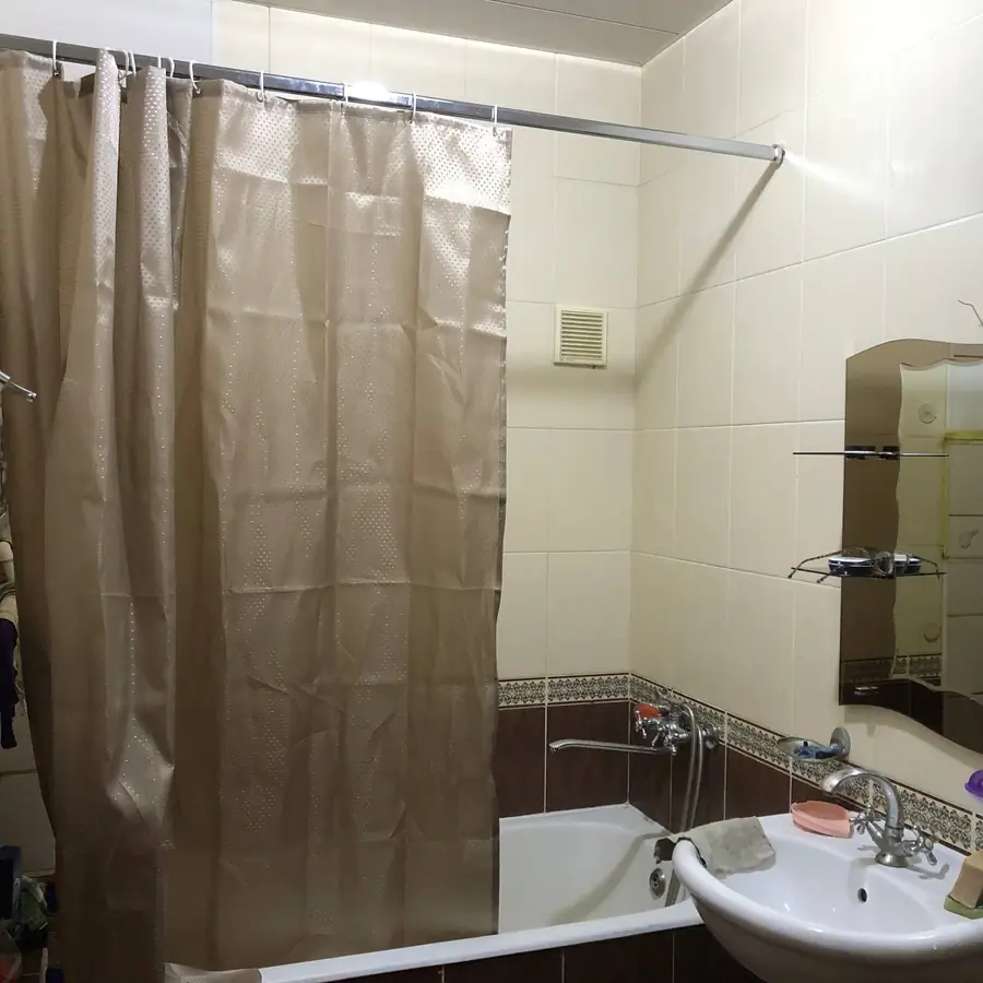 Сдается 3-комнатная квартира − 72 м²