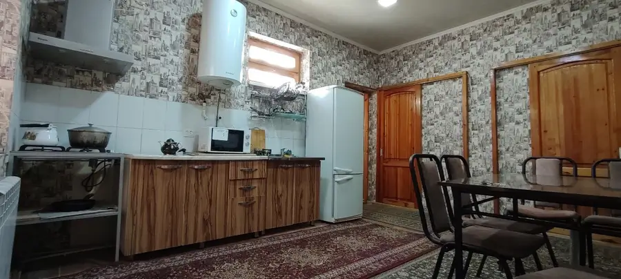 1 qavatli uy − 100 m², 3 sot.