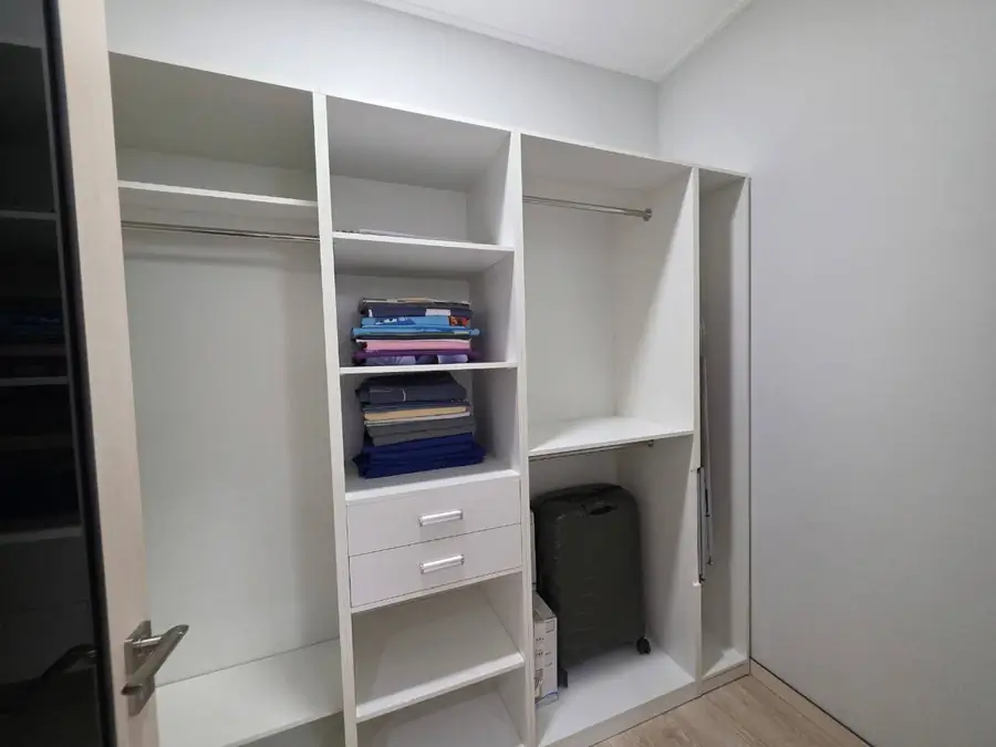 Более 5 xonali kvartira sotiladi − 151 m²