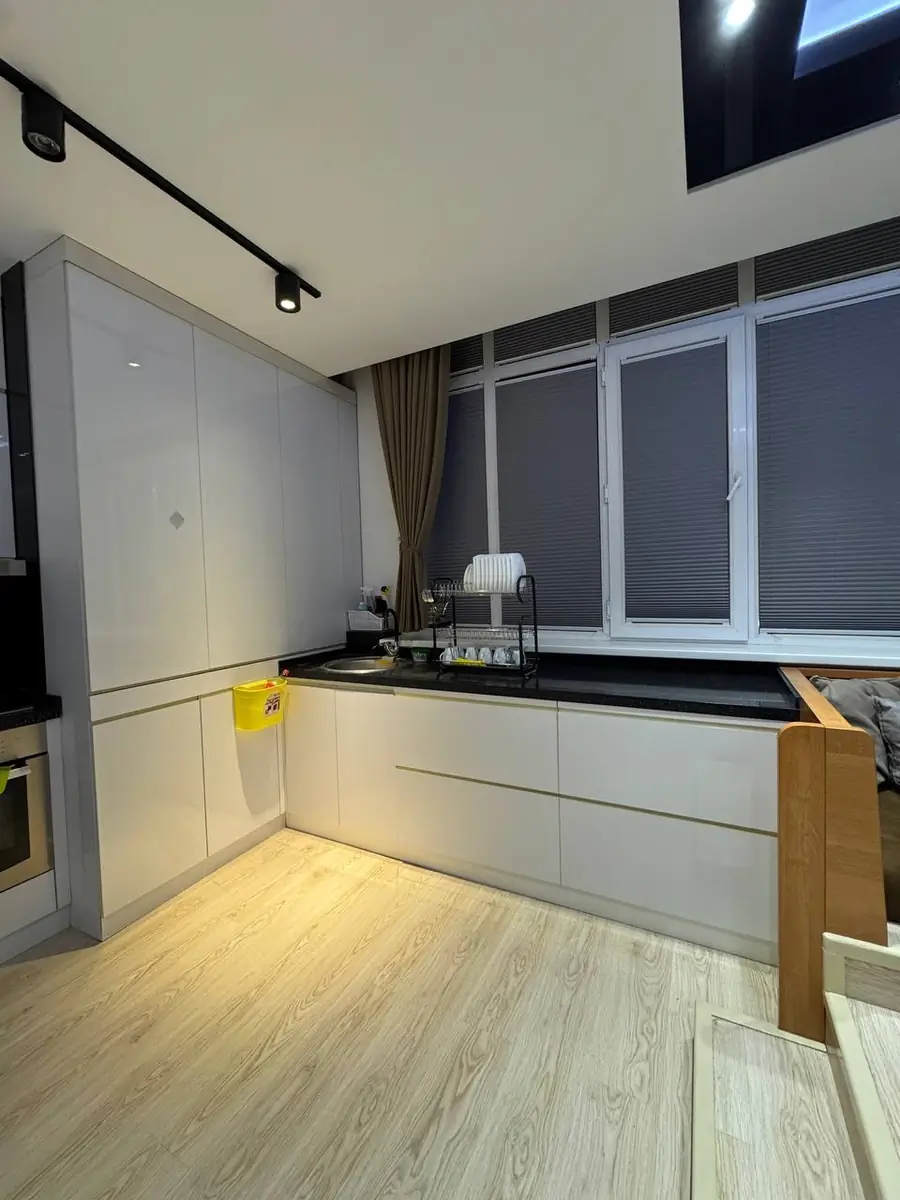 5 dan ortiq xonali kvartira − 151 m², 4/7 qavat