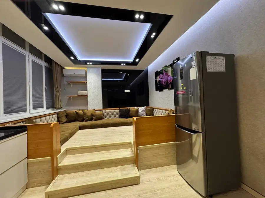 5 dan ortiq xonali kvartira − 151 m², 4/7 qavat