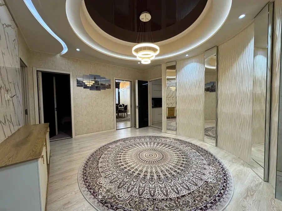 5 dan ortiq xonali kvartira − 151 m², 4/7 qavat