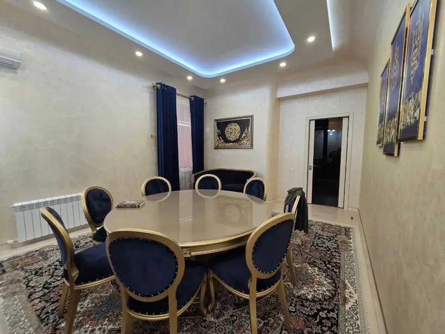 Более 5 xonali kvartira sotiladi − 151 m²