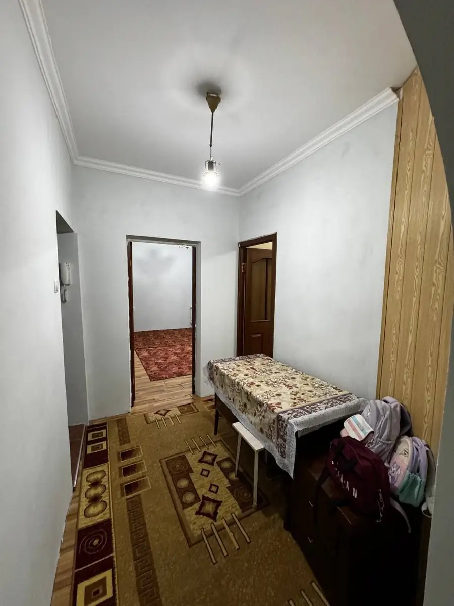 2 xonali kvartira sotiladi − 60 m²