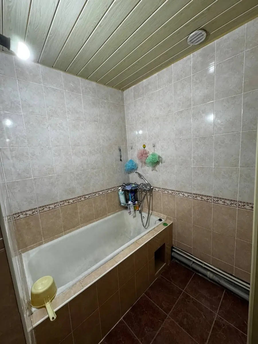 2 xonali kvartira sotiladi − 60 m²