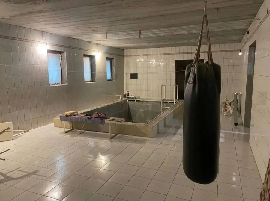 3 qavatli uy sotiladi − 470 m²