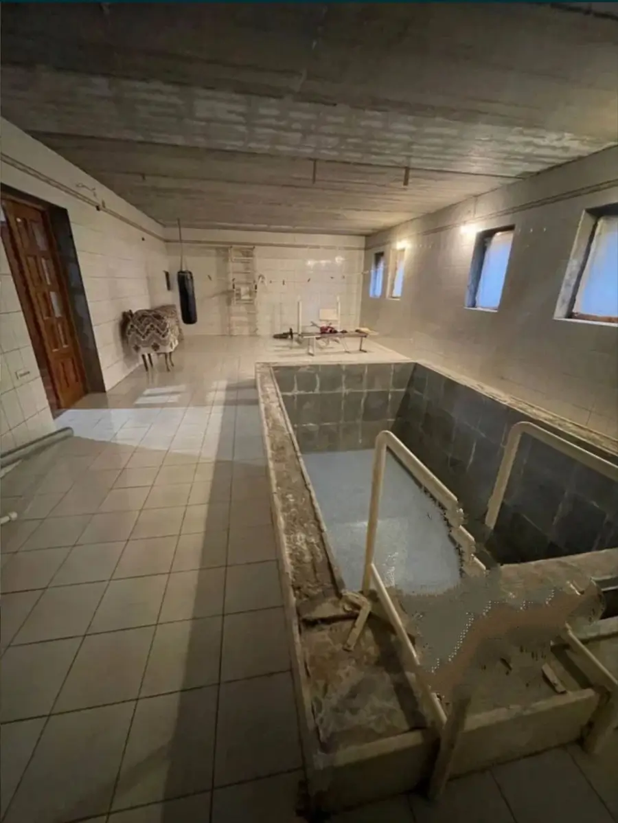 3 qavatli uy sotiladi − 470 m²