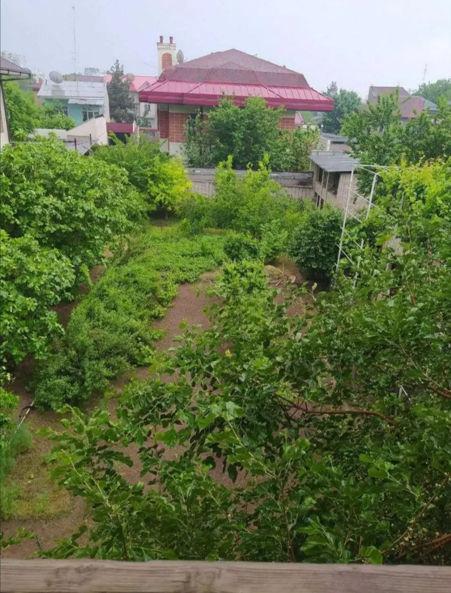 3 qavatli uy sotiladi − 470 m²