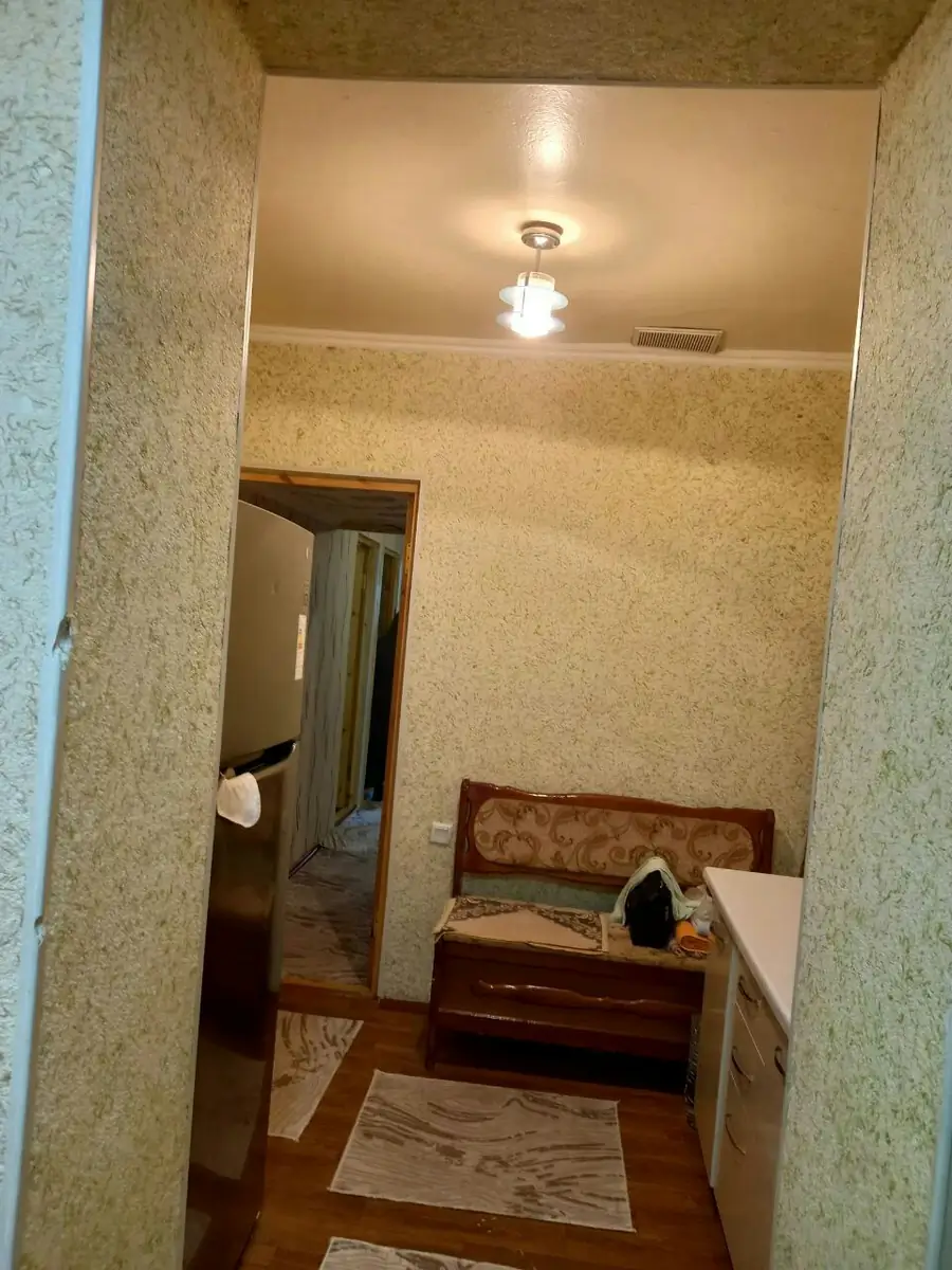 3 xonali kvartira sotiladi − 70 m²