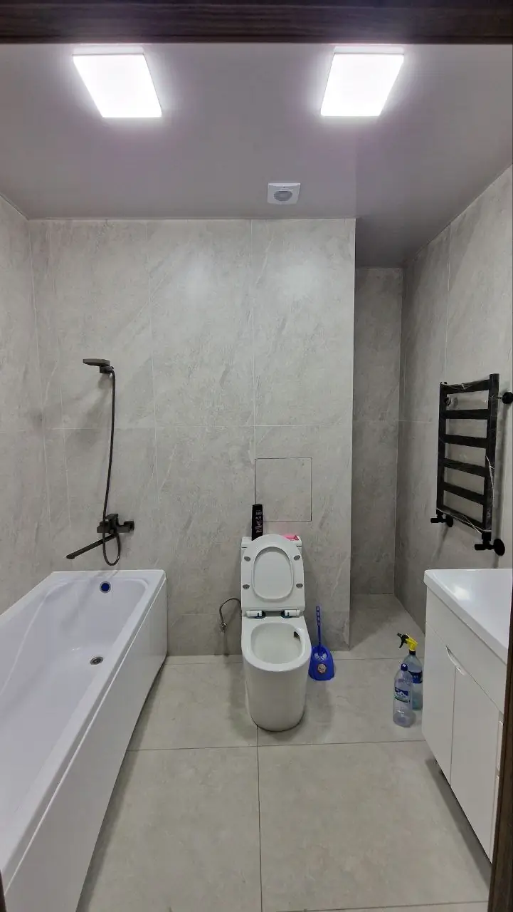 Более 5 xonali kvartira sotiladi − 200 m²