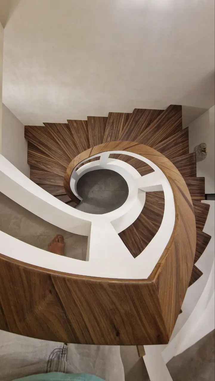 5 dan ortiq xonali kvartira − 200 m², 9/10 qavat