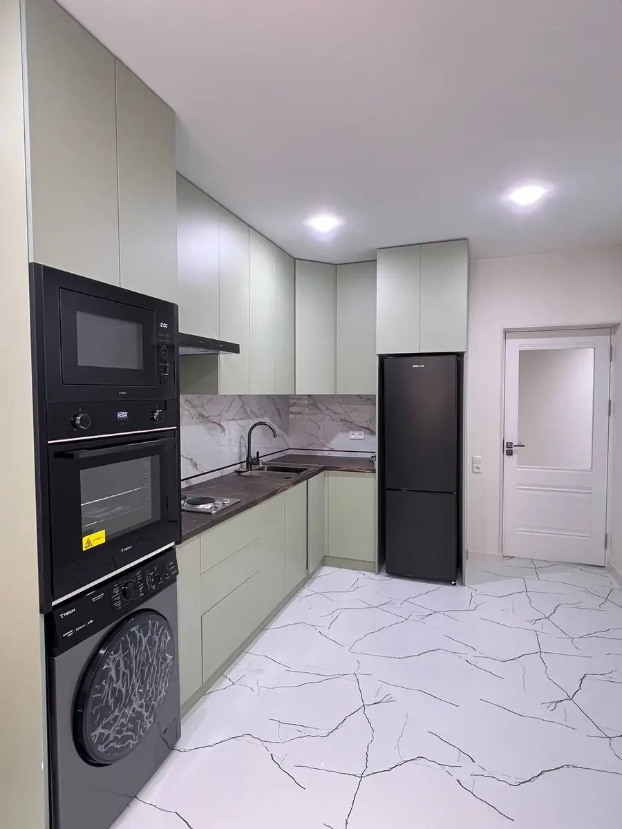 3 xonali kvartira sotiladi − 91 m²