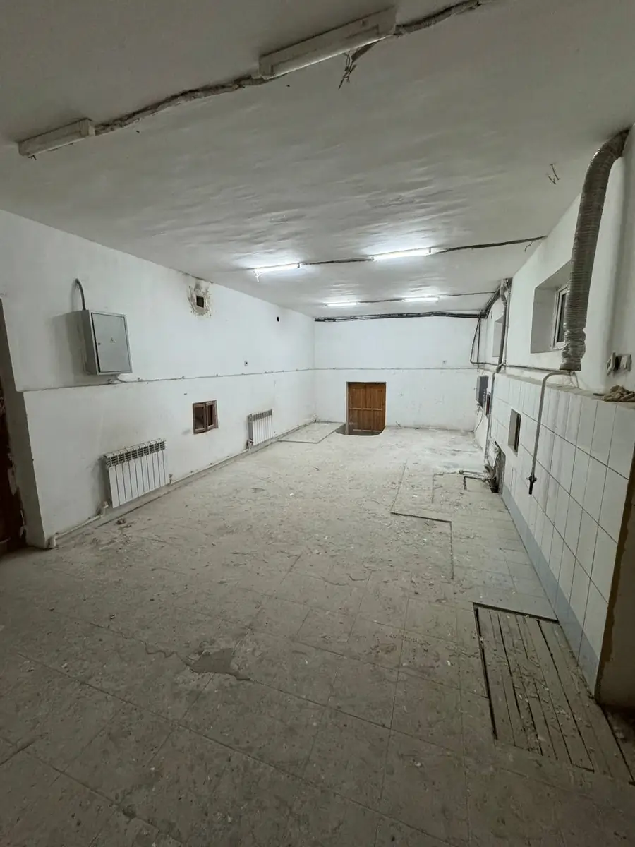 Ishlab chiqarish − 160 m², 1/2 qavat 