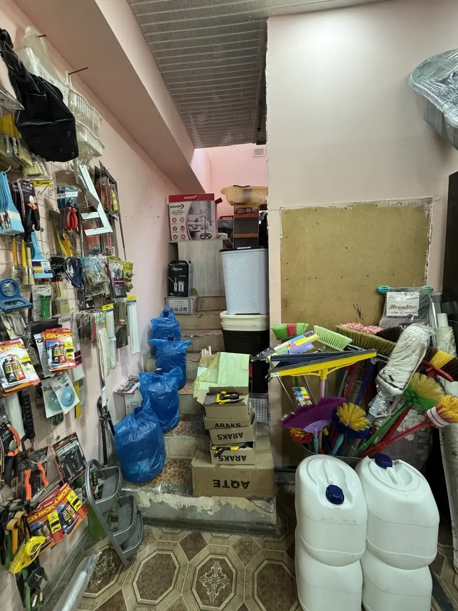 Savdo-sotiq maydoni sotiladi − 120 m²