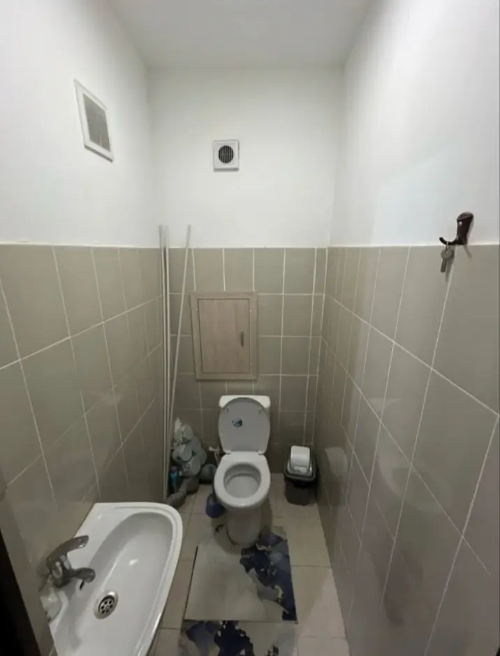 4 xonali kvartira sotiladi − 84 m²