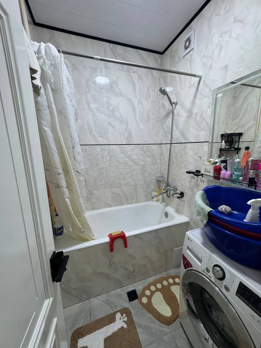 2 xonali kvartira sotiladi − 52 m²