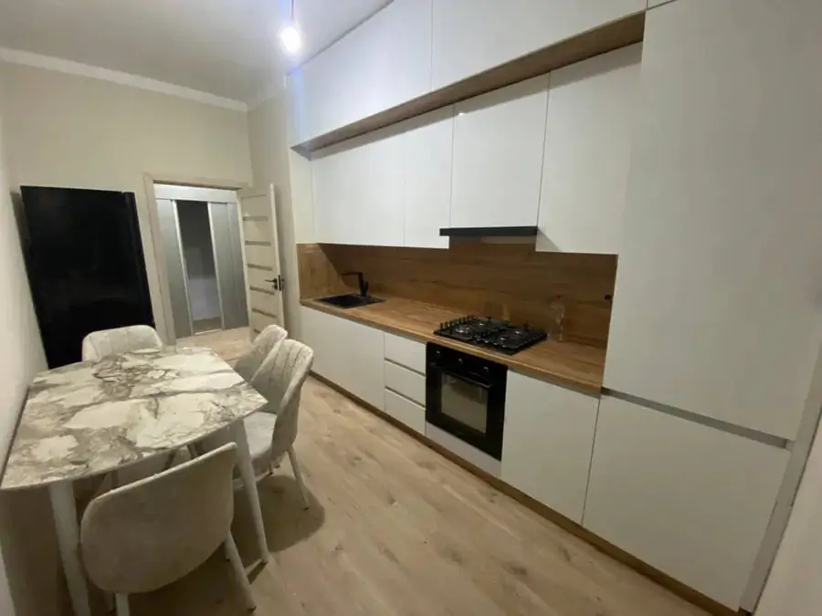 5 dan ortiq xonali kvartira − 104 m², 1/9 qavat