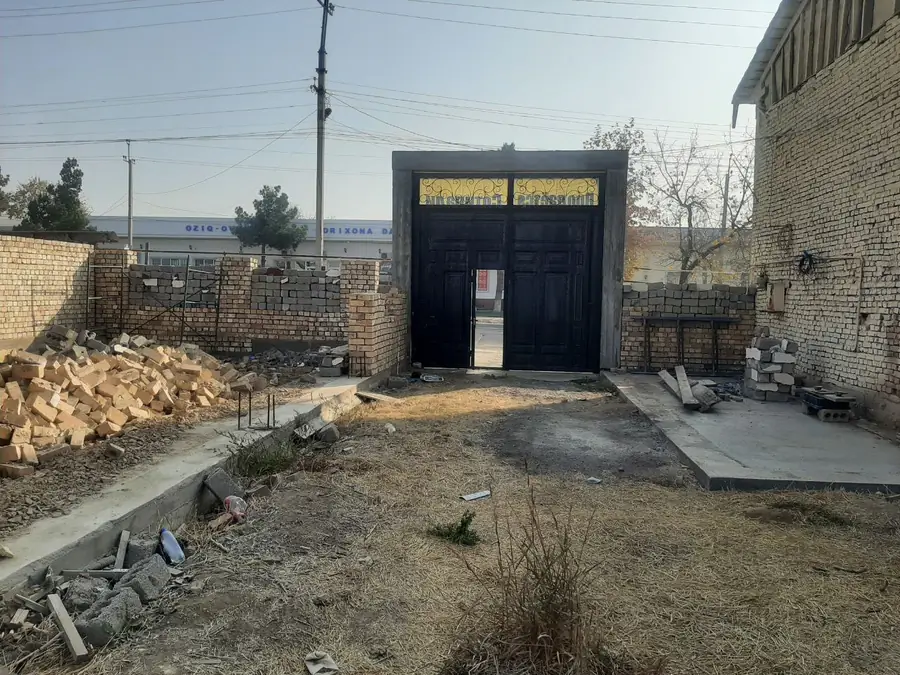 1 qavatli uy − 100 m², 9.5 sot. 